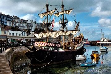 Golden Hinde